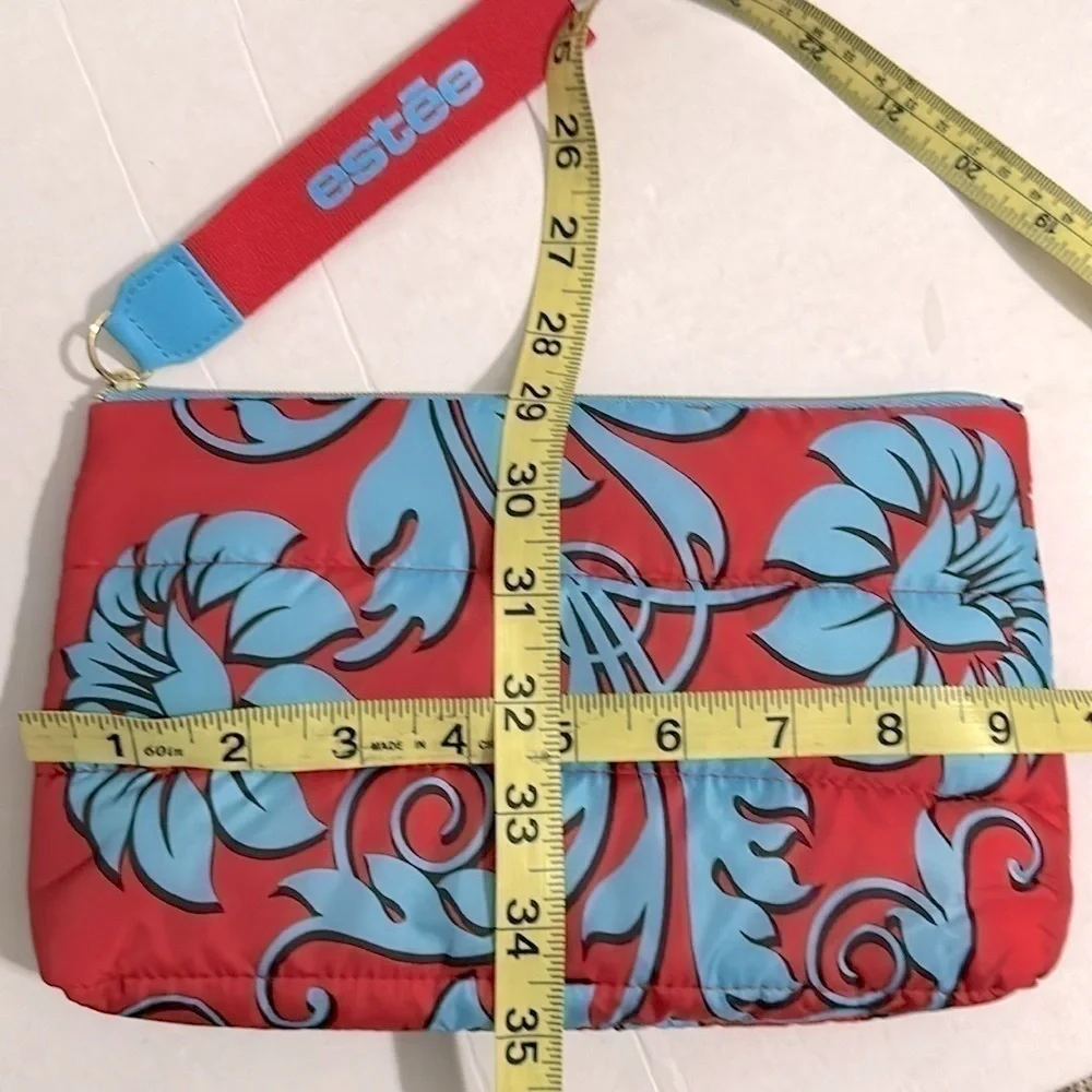 Estée Lauder recycled make up bag